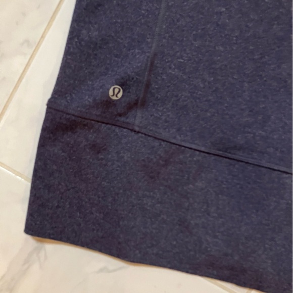 Lululemon navy blue zip up jacket.  Longer style. EUC! Zipper pockets - Picture 7 of 7
